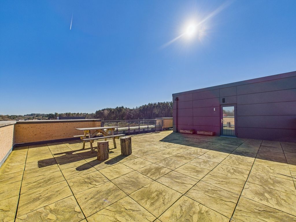 Additional image 3 of 2 bed flat for saleThorpe Court, Thorpe Close, Bordon GU35