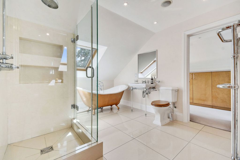 Additional image 41 of 6 bed detached house for saleChallacombe Close, Hutton Mount, Brentwood CM13