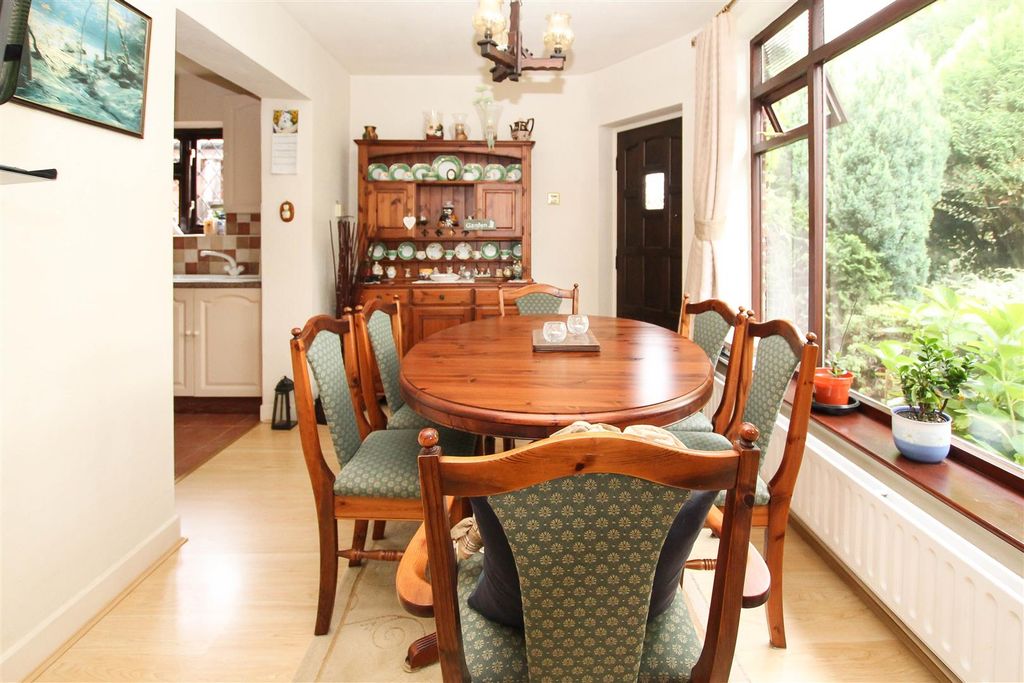 Additional image 6 of 3 bed detached bungalow for saleRushdene Road, Brentwood CM15