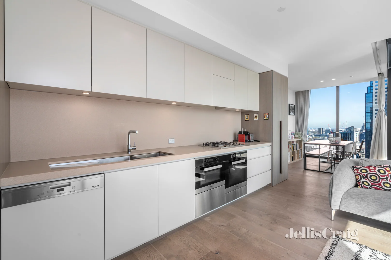 2302/35 Spring St, Melbourne VIC 3004 photo 2