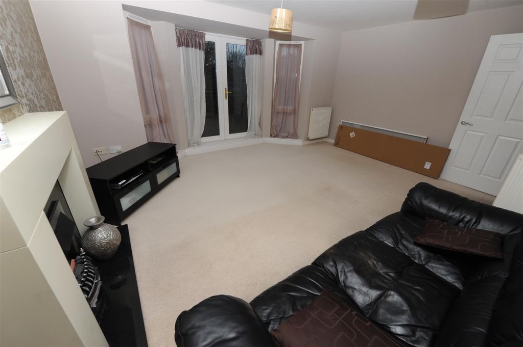 Additional image 2 of 2 bed flat for saleJavelin Close, Idle, Bradford BD10