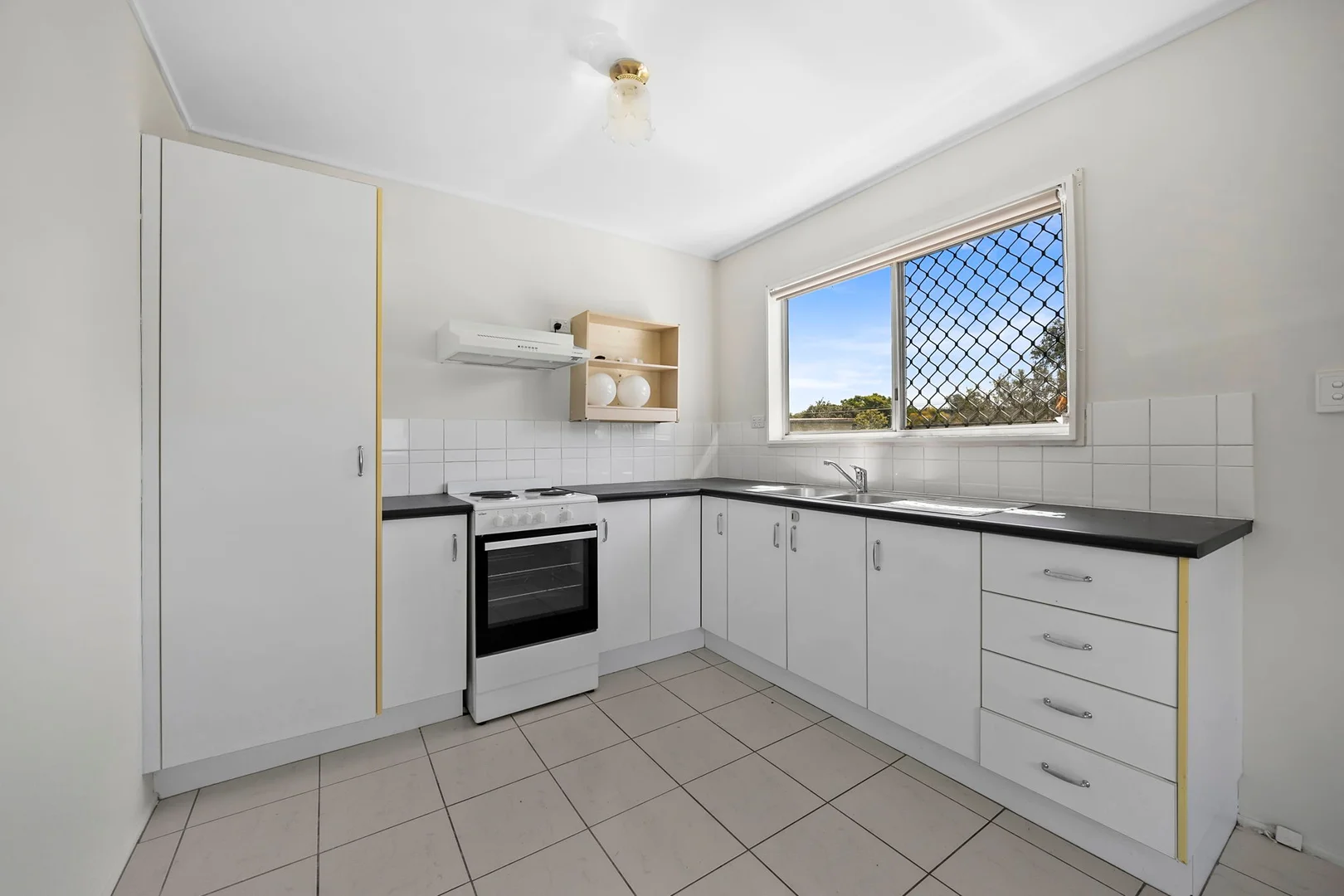 Additional image 4 of 10 Maple St, Kingston QLD 4114