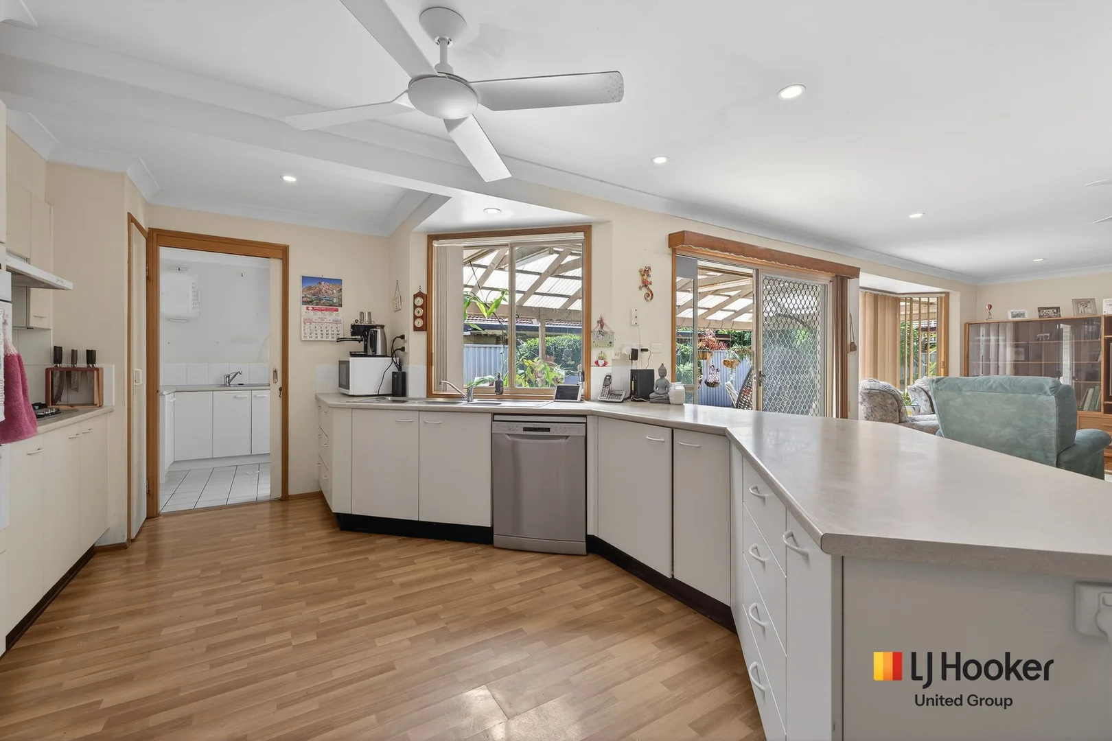 11 Michelago Circuit, Prestons NSW 2170 photo 5