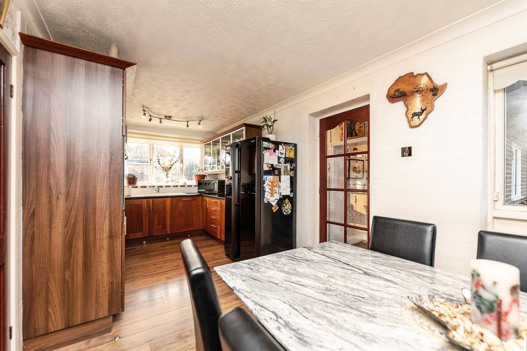 Additional image 5 of 5 bed detached house for saleBirstall Lane, Drighlington, Bradford BD11