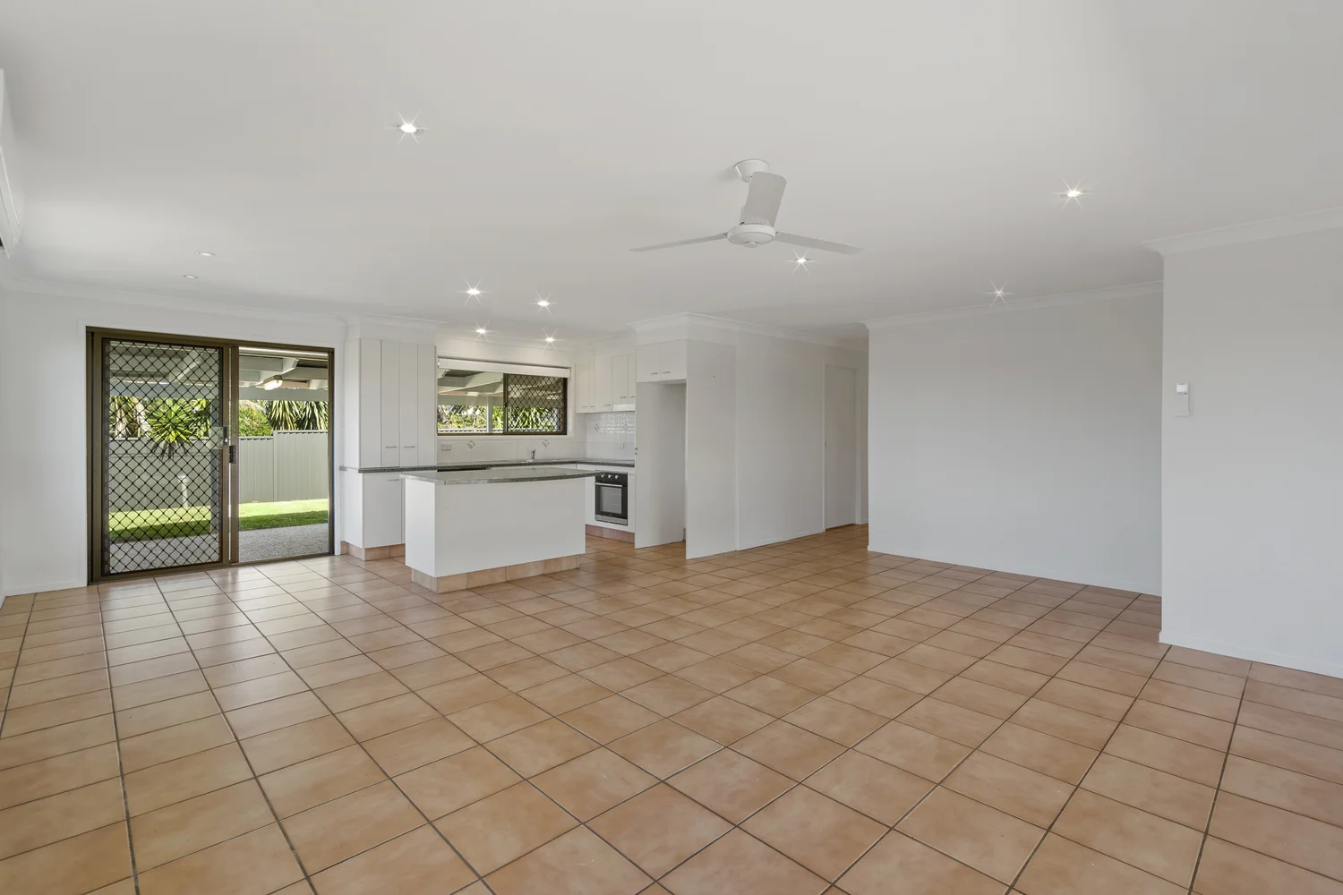 Additional image 3 of 5 Dearne Place, Carrara QLD 4211
