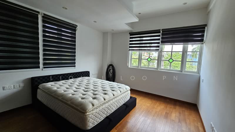 Kew Drive photo 5