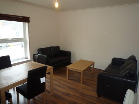 Queens Road, Beeston NG9