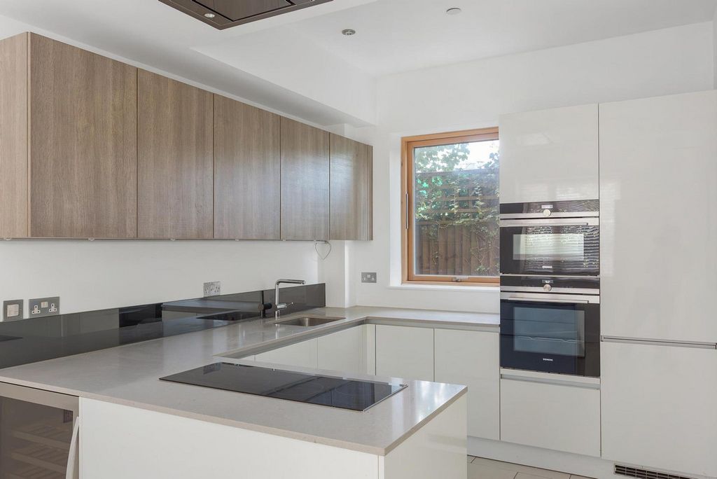 Additional image 4 of 4 bed semi-detached house for saleGibsons Place, Brentford TW8
