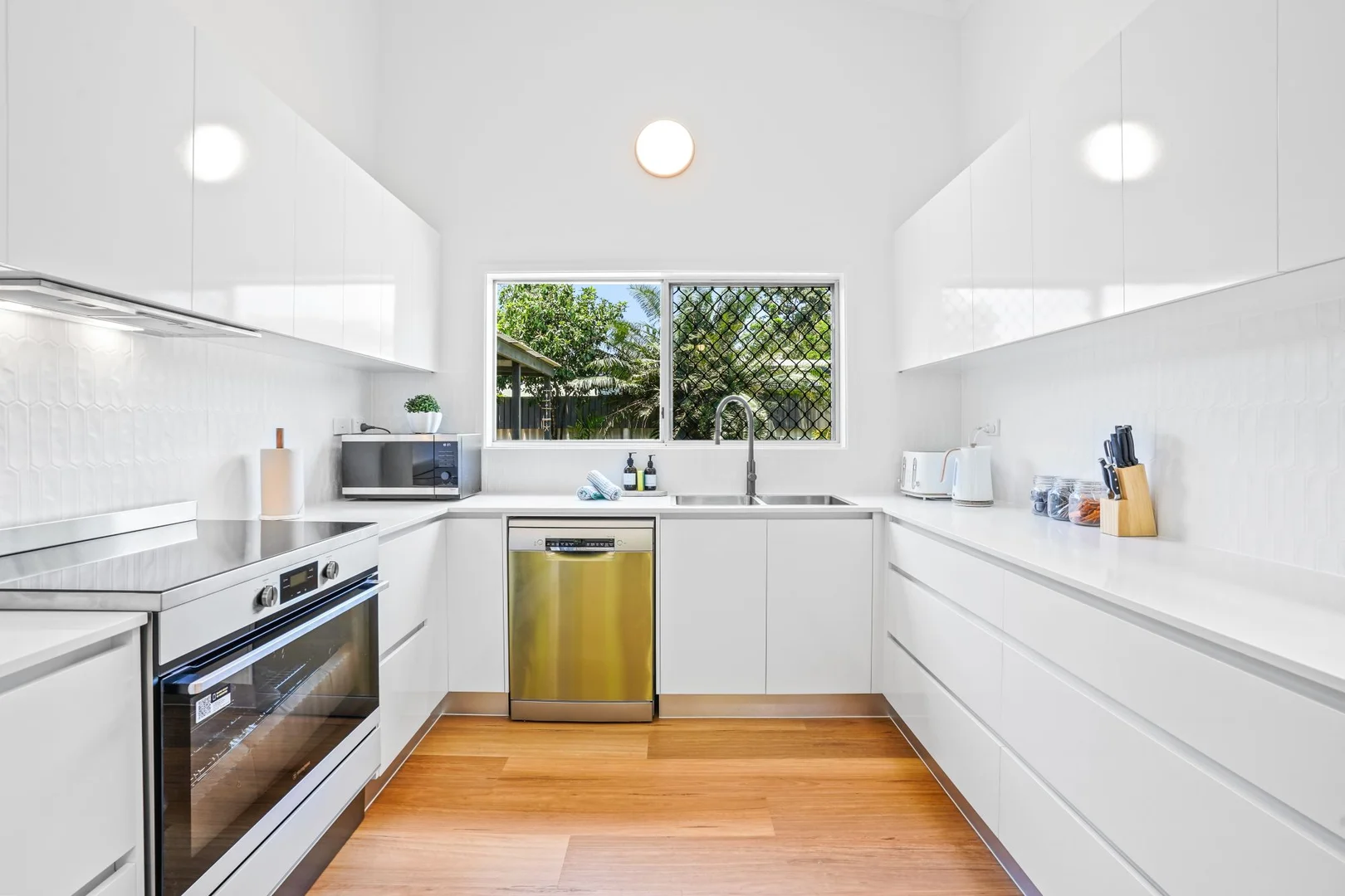 Additional image 3 of 26 Maple Street, Holloways Beach QLD 4878
