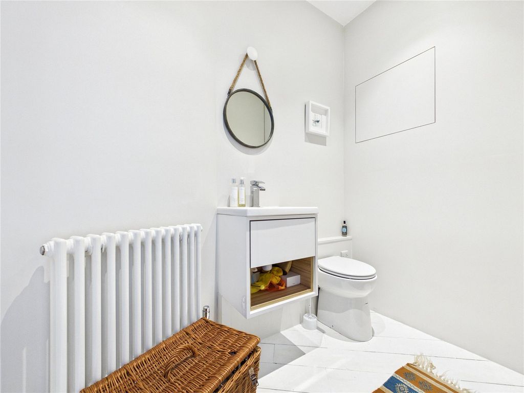Additional image 19 of 2 bed flat for saleHamilton Gardens, Felixstowe, Suffolk IP11