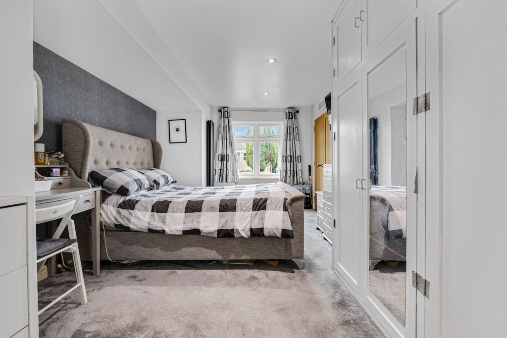 Additional image 14 of 4 bed semi-detached house for saleBarsham Drive, Brierley Hill DY5