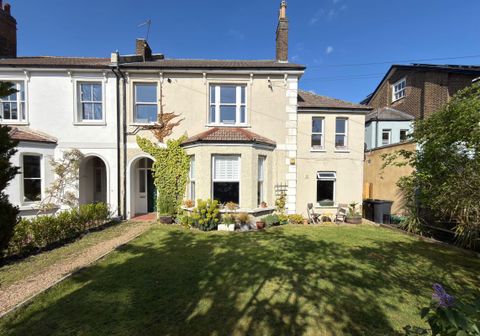 Flat 4, 15 Thornsett Road, Penge, London SE20