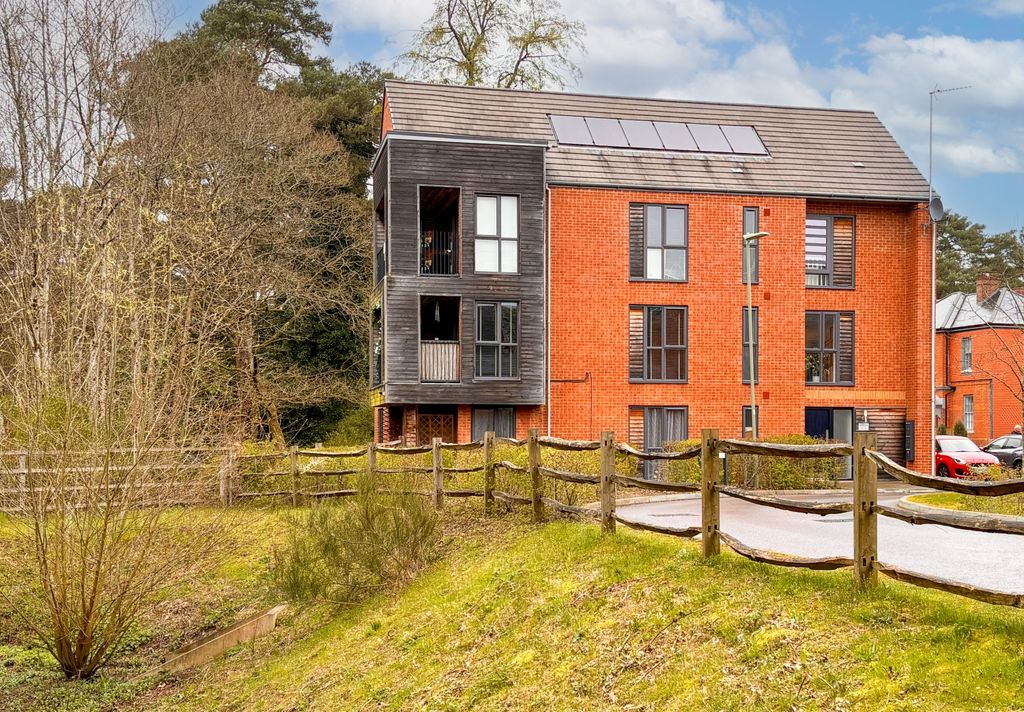 Additional image 14 of 2 bed flat for saleArtillery Drive, Bordon, Hampshire GU35
