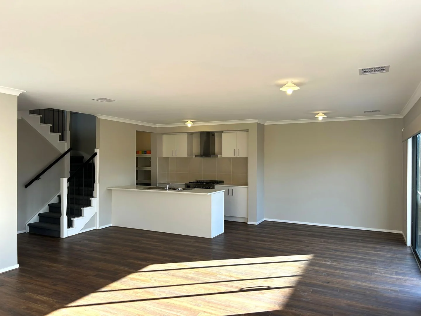 52 Lecky Road, Officer VIC 3809 photo 4