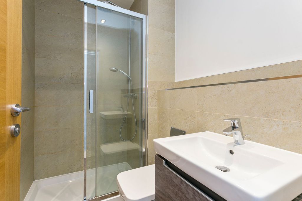 Additional image 7 of 2 bed flat for saleAscot Corner, Ascot SL5