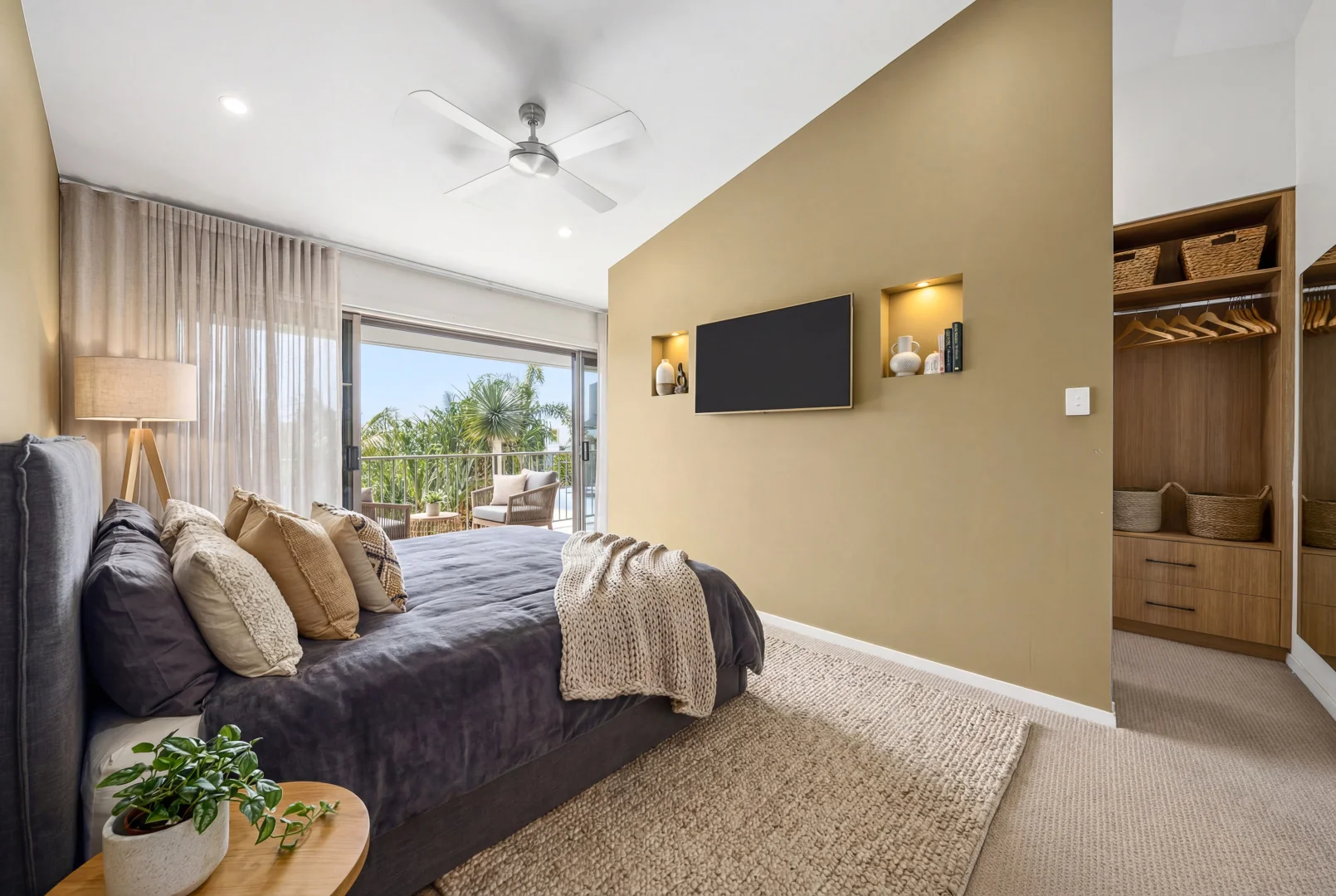 Additional image 11 of 13 Pensacola Court, Broadbeach Waters QLD 4218