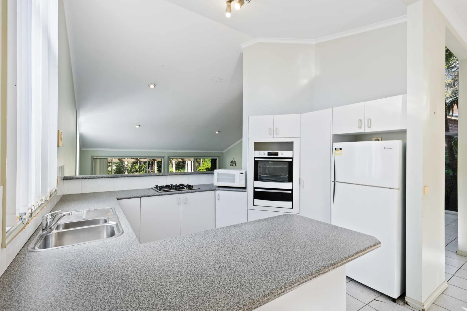 Additional image 6 of 19 Thomas Mitchell Crescent, Sunshine Bay NSW 2536