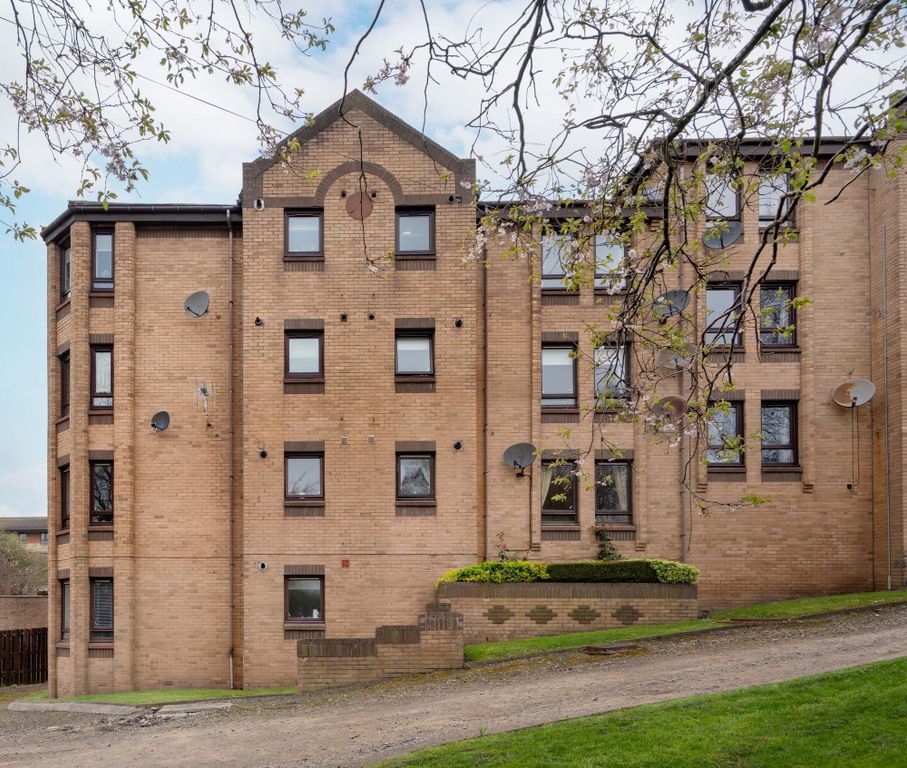 2 bed flat for sale11 Parkview Court, Main Street, Camelon FK1