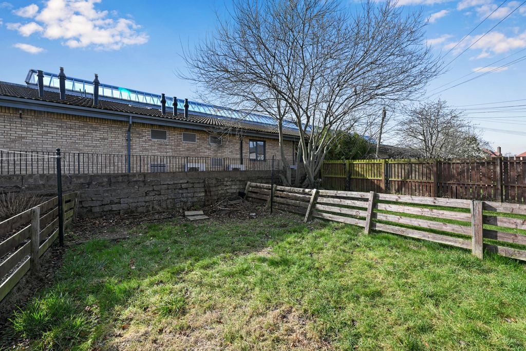 Additional image 13 of 2 bed flat for sale17 Moorfoot View, Bonnyrigg EH19