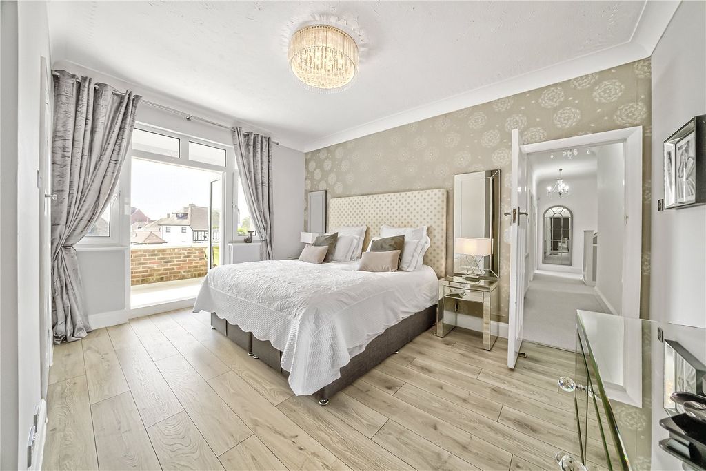 Additional image 27 of 6 bed detached house for saleSouth Walk, Middleton-On-Sea, West Sussex PO22