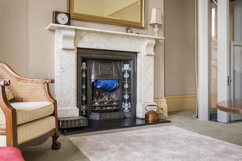 Additional image 4 of 2 bed flat for saleWellington Square, Cheltenham GL50