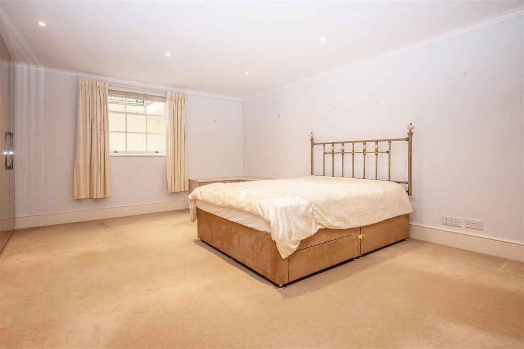 Additional image 15 of 3 bed flat for saleThorndon Park, Ingrave, Brentwood CM13