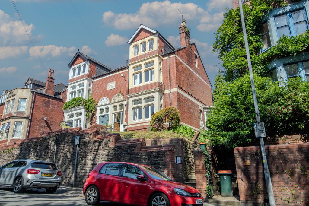 Additional image 2 of 3 bed flat for saleFields Road, Newport NP20