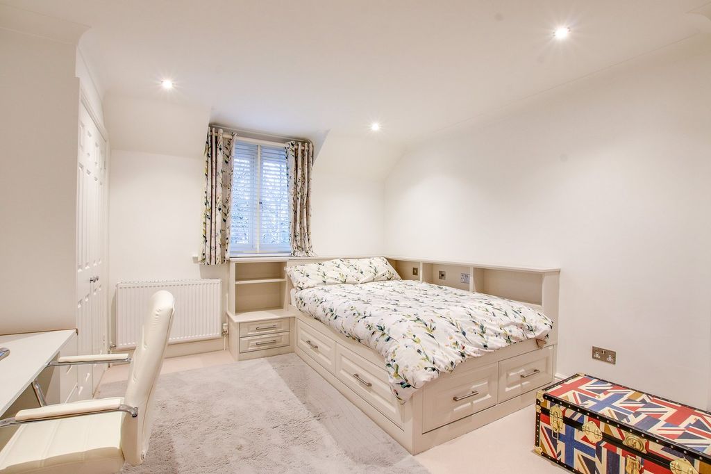 Additional image 17 of 5 bed detached house for saleArmstrong Road, Brockenhurst SO42