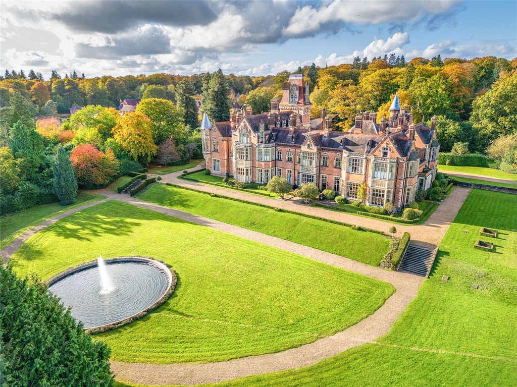 4 bed flat for saleWyfold Court, Kingwood, Henley-On-Thames, Oxfordshire RG9