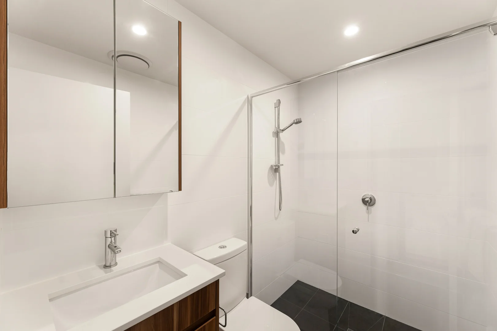 Additional image 8 of 8/28 Wattle Avenue, Carina QLD 4152