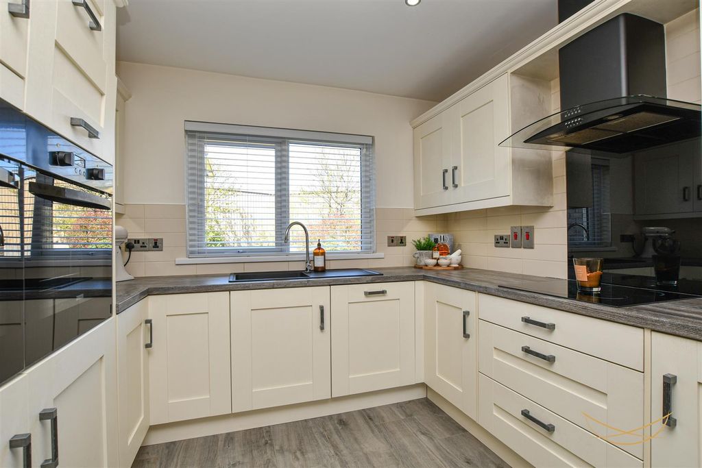 Additional image 25 of 5 bed detached house for saleHydepark Close, Newtownabbey BT36