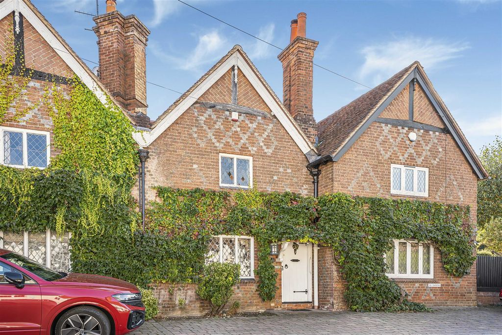 3 bed terraced house for salePearson Road, Sonning RG4