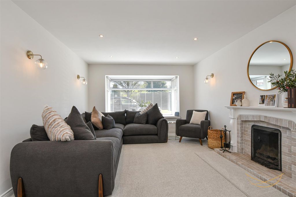 Additional image 7 of 5 bed detached house for saleHydepark Close, Newtownabbey BT36