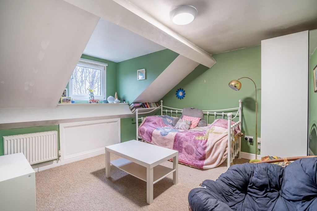2 bed flat for saleMillfield Lane, York YO10 photo 3