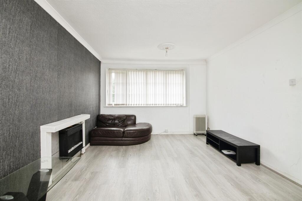 Additional image 3 of Oakthorpe Gardens, Tividale, Oldbury