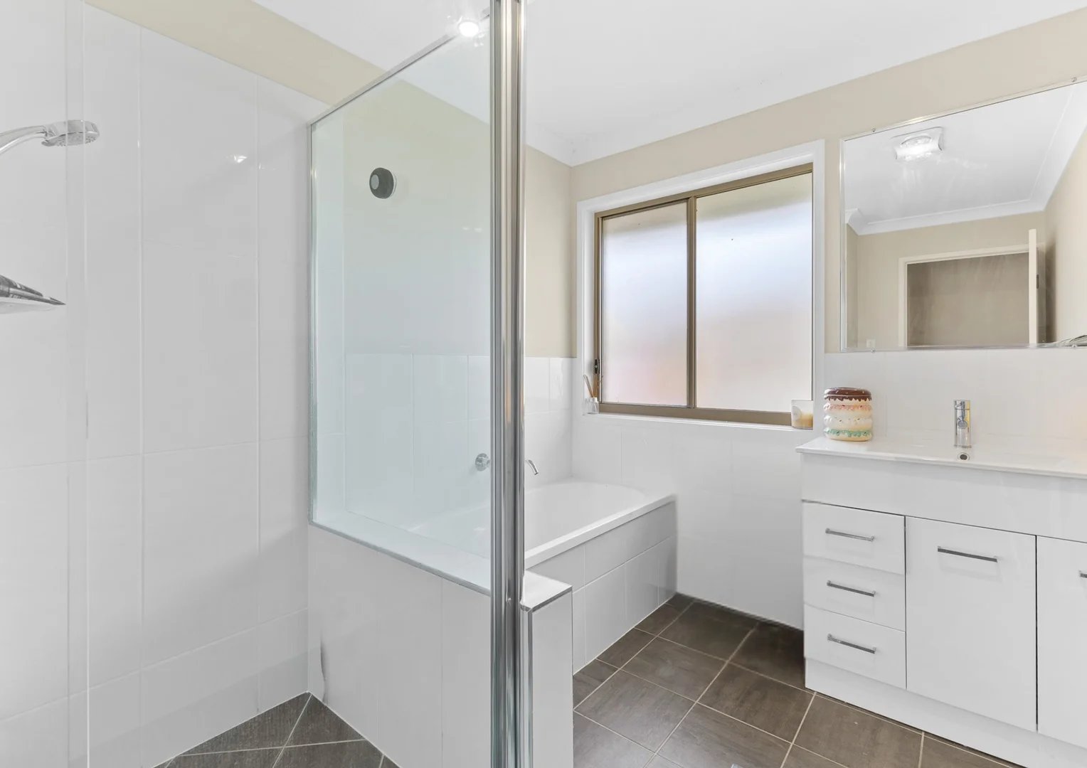 Additional image 10 of 17 Searle Street, Thabeban QLD 4670