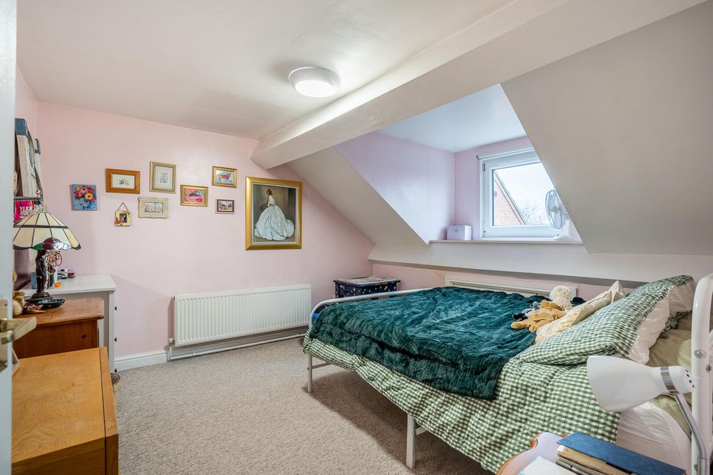 2 bed flat for saleMillfield Lane, York YO10 photo 4