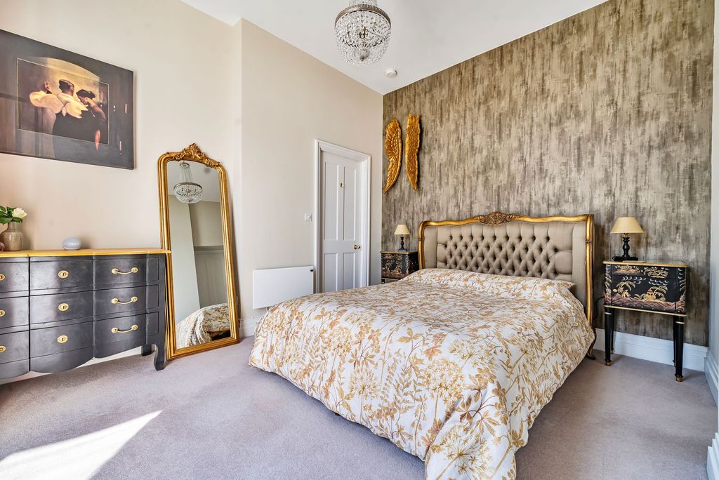 Additional image 11 of 2 bed flat for saleKings Drive, Midhurst GU29