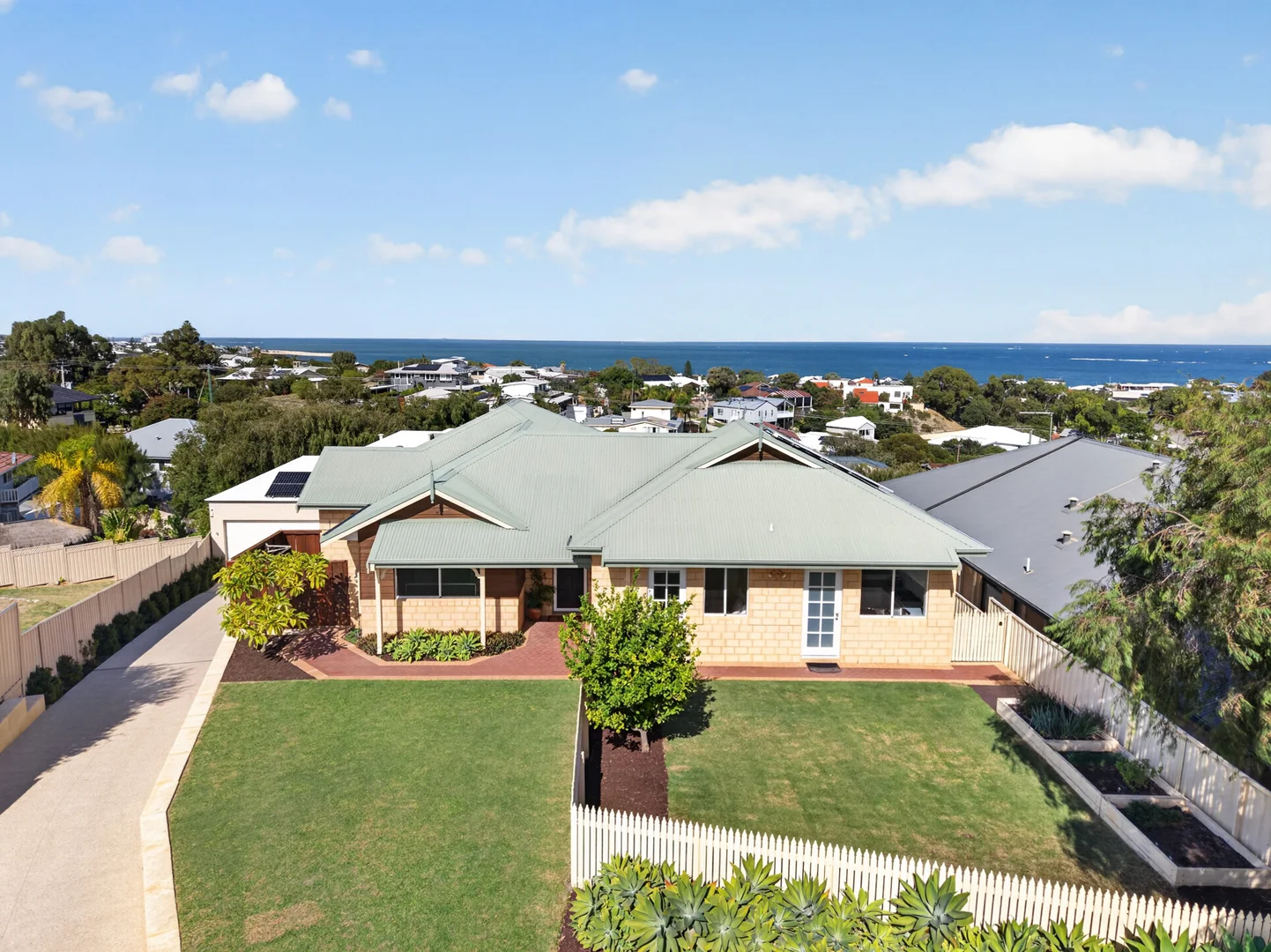 Additional image 2 of 18 Cox Crescent, Quinns Rocks WA 6030
