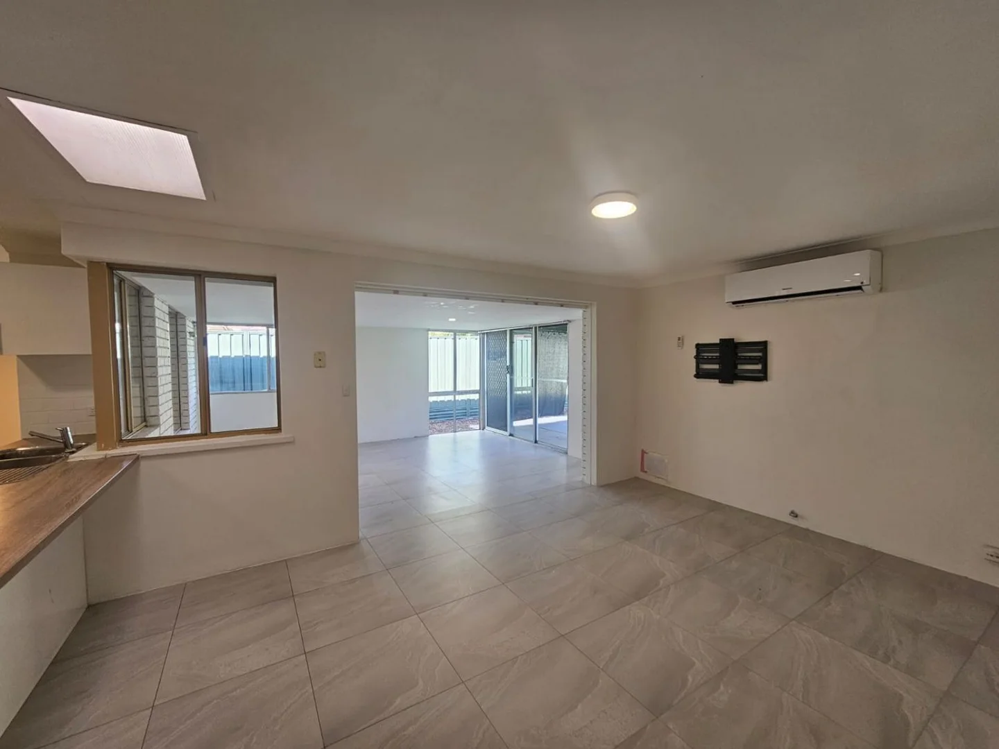 Additional image 4 of 50 Forest Lakes Drive, Thornlie WA 6108