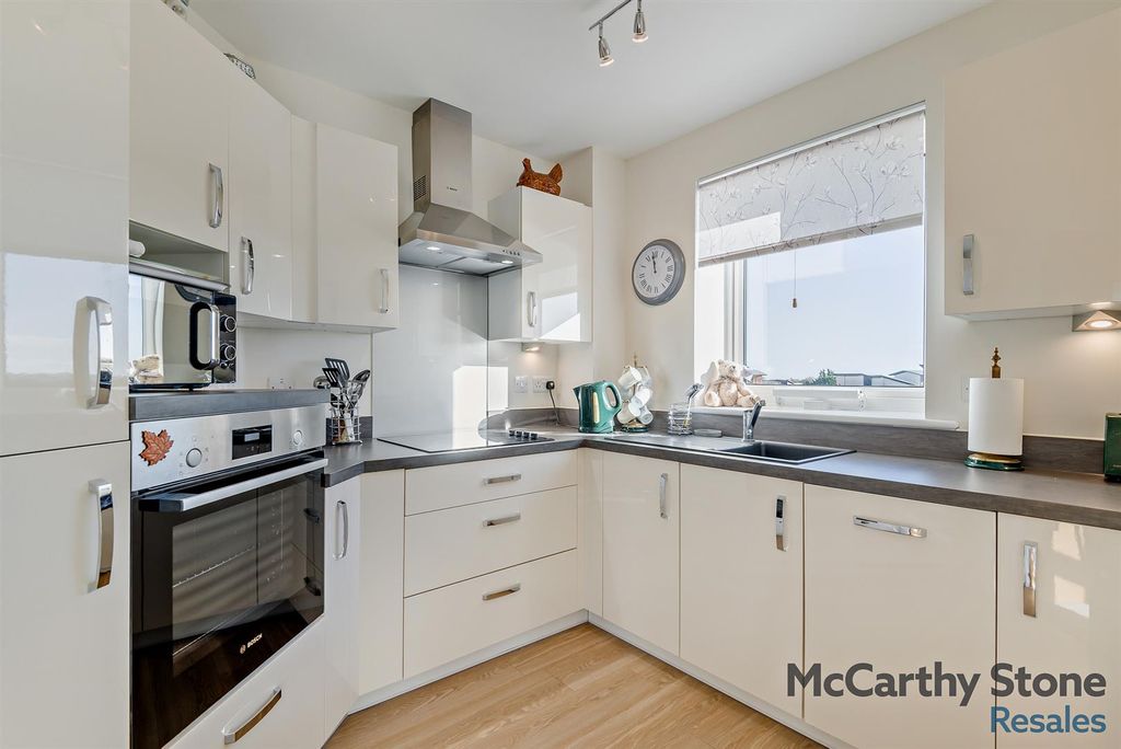 2 bed flat for saleGilbert Place, Lowry Way, Swindon, Wiltshire SN3