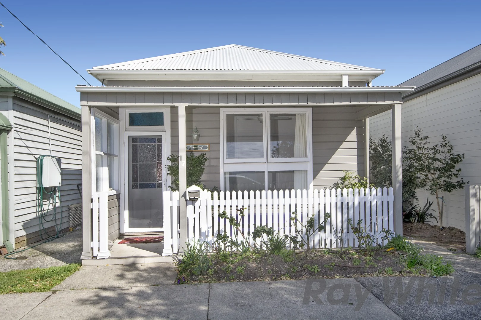 17 Young Street, Carrington NSW 2294