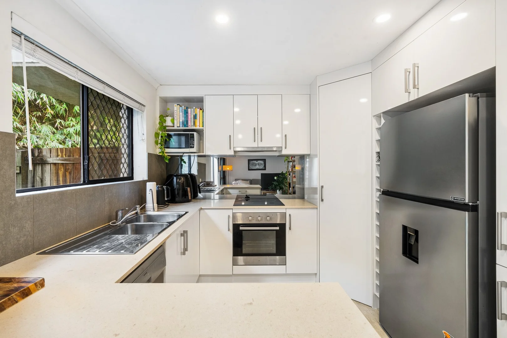 2/60 Sarawak Avenue, Palm Beach QLD 4221