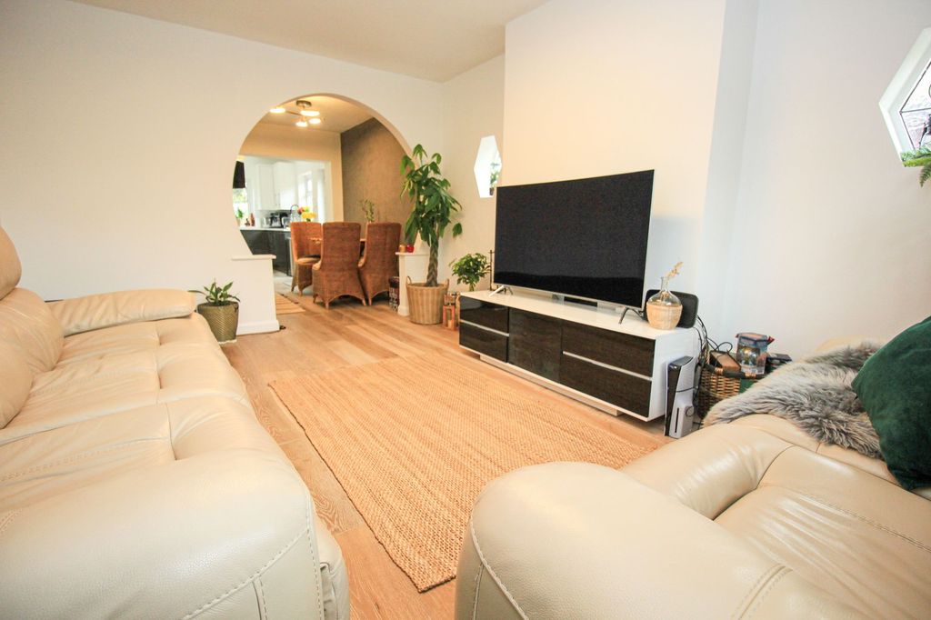 Additional image 10 of 4 bed detached bungalow for saleDell Road, Bitterne Park SO18