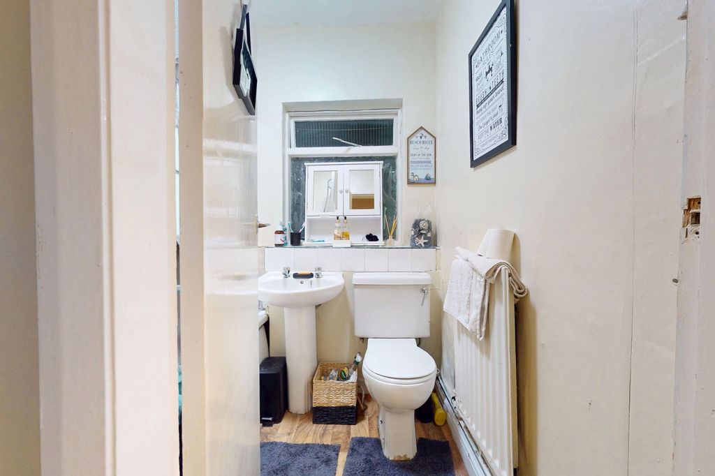Additional image 7 of 2 bed flat for saleArgyle Terrace, Hexham, Northumberland NE46