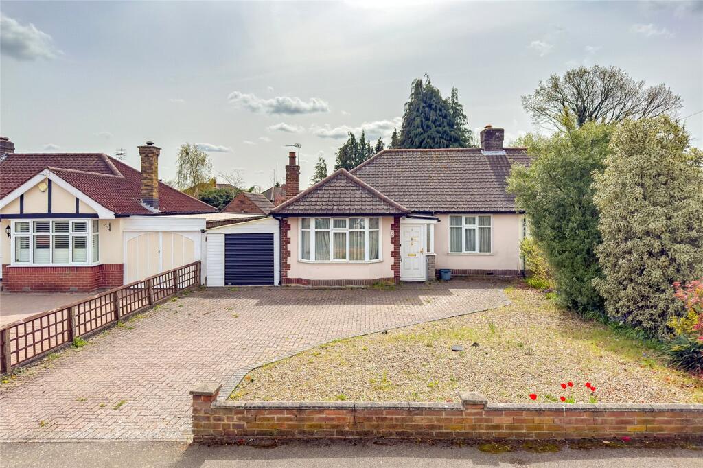 Hollybush Avenue, St. Albans, Hertfordshire, AL2