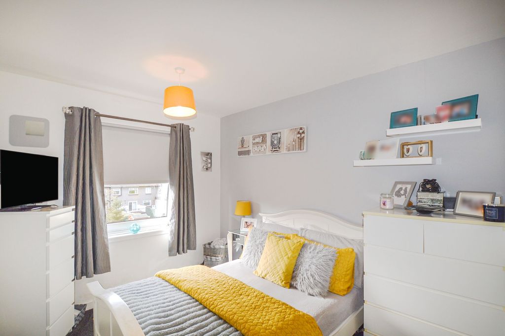 Additional image 6 of 2 bed flat for saleFlat 4, 42 Waterside Street, Largs KA30