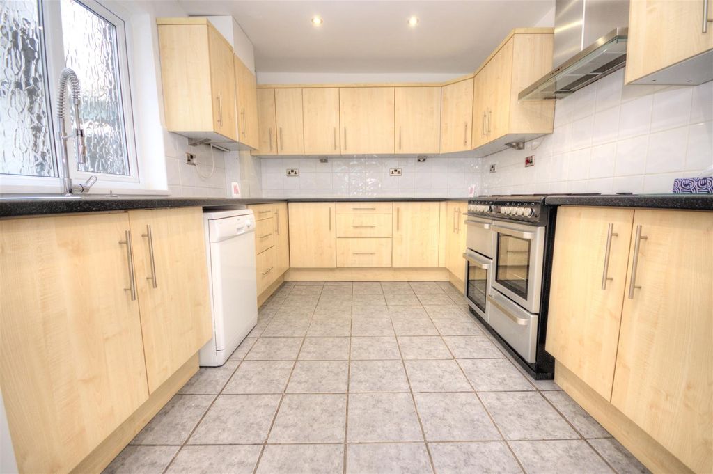 Additional image 5 of 2 bed flat for saleBurbo Bank Road South, Liverpool L23