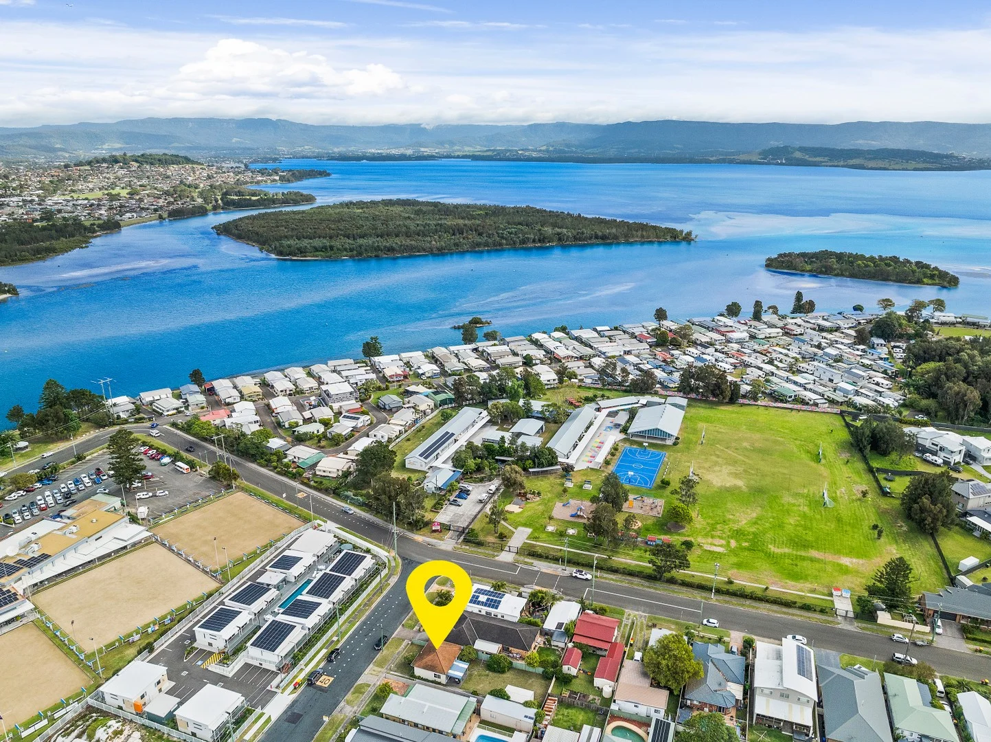 12 Cedar Avenue, Windang NSW 2528