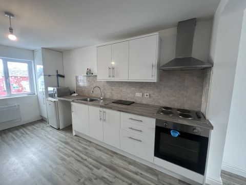Flat 2 812 Hyde Road, Manchester M18